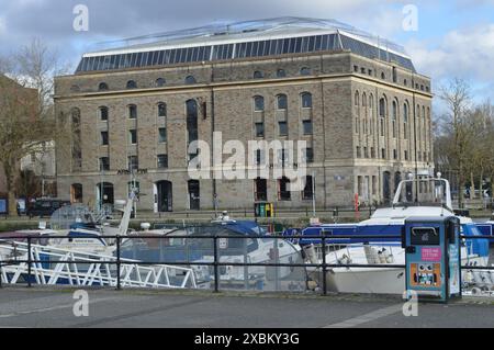 Arnolfini Arts Centre in Bristol, England, Vereinigtes Königreich. Februar 2024. Stockfoto