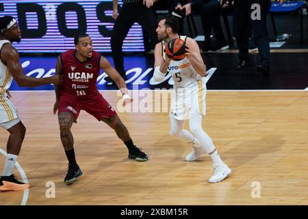 TROY CAUPAIN US-amerikanischer Baseballspieler von Ucam Murcia CB, RUDY Fernández Real Madrid Basketballspieler während des Spiels, UCAM Murcia CB gegen UNICAJA Baloncesto Málaga, acb, Endesa Basketball League, drittes Spiel Playoff Finale, Palacio de Deportes de Murcia Region Murcia Spanien 12. Juni 2024 Stockfoto