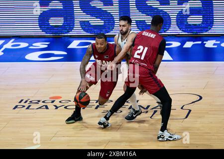 TROY CAUPAIN US-amerikanischer Basestaaten Spieler von Ucam Murcia CB, FACU CAMPAZZO argentinischer Spieler von Real Madrid Basketball während des Spiels, UCAM Murcia CB gegen UNICAJA Baloncesto Málaga, acb, Endesa Basketball League, drittes Spiel Playoff Finale, Palacio de Deportes de Murcia Region von Murcia Spanien 12. Juni 2024 Stockfoto