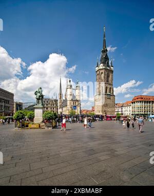 Händeldenkmal, Marienkirche und Roter Turm, Marktplatz Halle an der Saale, Sachsen-Anhalt, Deutschland Stockfoto