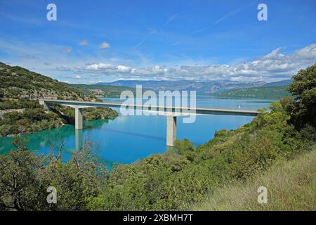 Brücke über den Verdon am Ausgang des Stausees Lac de Sainte-Croix, Landschaft, Säule, Provenzalische Alpen, Westalpen, Alpen Stockfoto