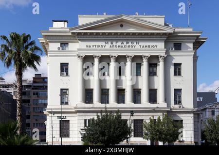 Neoklassizistisches Gebäude des Naval Veterans Fund, ehemals Bank of Greece, Piräus, Athen, Attika, Griechenland Stockfoto