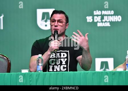 Juni 2024, Sao Paulo, SÃ Paulo, Brasilien, Brasilien: Chael Sonnen spricht mit der Presse während der Spaten Fight Night - Silva x Sonnen: Media Day im B32 Faria Lima Building am 12. Juni 2024 in Sao Paulo, Brasilien. (Foto: Leandro Bernardes/PxImages) (Foto: © Leandro Bernardes/PX Imagens via ZUMA Press Wire) NUR ZUR REDAKTIONELLEN VERWENDUNG! Nicht für kommerzielle ZWECKE! Stockfoto