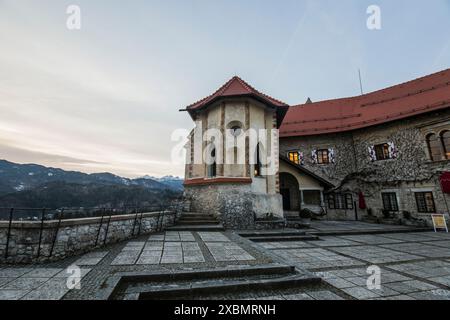 Bled Castle, leer an einem Winterabend. Slowenien. Stockfoto