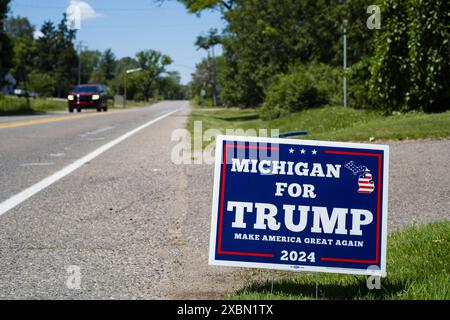 Roadside Michigan für Trump, machen Sie American Great Again 2024 Präsidentschaftswahlkampf in Flushing Michigan USA Stockfoto