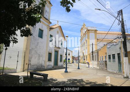 itaparica, bahia, brasilien - 13. oktober 2023: Blick auf die Igreja Matriz do Santíssimo Sacramento auf der Insel Itaparica. Stockfoto