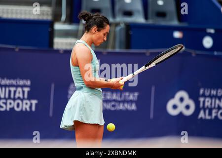 Valencia, Spanien. Juni 2024. Martina Trevisan aus Italien im Kampf gegen Lucia Cortez Llorca aus Spanien während der BBVA Open Internacional von Valencia im Sporting Tennis Valencia. Martina Trevisan gewann vom 6. Bis 3. 6-3 Credit: SOPA Images Limited/Alamy Live News Stockfoto