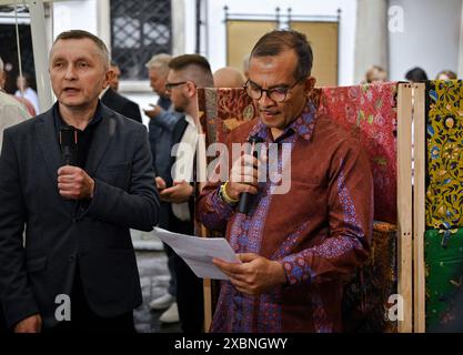 Nicht exklusiv: LVIV, UKRAINE - 11. JUNI 2024 - außerordentlicher und bevollmächtigter Botschafter der Republik Indonesien in der Ukraine Arief Muhammad Bas Stockfoto