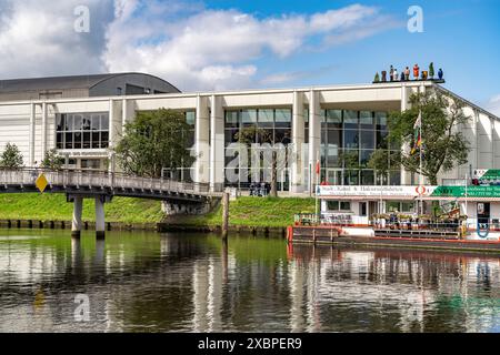 Musik- und Kongresshalle Lübeck an der Trave, Hansestadt Lübeck, Schleswig-Holstein, Deutschland | das Musik- und Kongresszentrum an der Trave, Stockfoto