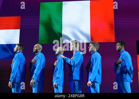 Roma, Italien. Juni 2024. Goldmedaillengewinner, Matteo Melluzzo, Lamont Marcell Jacobs, Lorenzo Patta, Filippo Tortu, Roberto Rigali und Lorenzo Ndele Simonelli vom Team Italy posieren für ein Foto während der Medaillenzeremonie für das 4x100 m Staffelfinale der Männer während der 26. Ausgabe der Leichtathletik-Europameisterschaft Rom 2024 im Olympiastadion in Rom, Italien - Mittwoch, 12. Juni 2024 - Sport, Leichtathletik (Foto: Fabrizio Corradetti/LaPresse) Credit: LaPresse/Alamy Live News Stockfoto