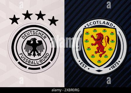Nahaufnahme des Wappens der Nationalmannschaft auf dem Heimtrikot. UEFA EURO 2024. Stockfoto