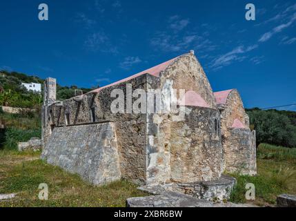 Ayios Ioannis Theologos, St. Johannes der Theologische Kirche, zwei Schiffe, 13. Jahrhundert, im Dorf Stylos, Lefka Ori Berge, nahe Hania, Kreta, Griechenland Stockfoto