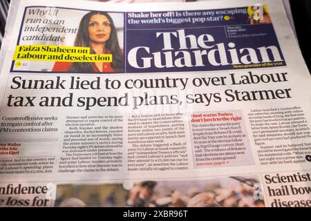 Tory-Premierminister Rishi „Sunak hat das Land wegen Steuern und Ausgaben für Arbeit belogen, sagt Starmer' Guardian Zeitung Schlagzeilen Wahl auf der Titelseite 8. Juni 2024 Großbritannien Stockfoto