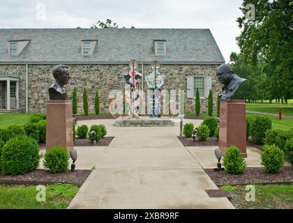 Skulpturenköpfe von Roosevelt und Churchill. Heimat der Franklin D. Roosevelt National Historic Site. Springwood Estate, Hyde Park, New York State, USA Stockfoto