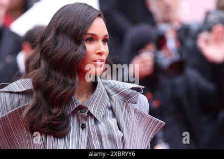 Cindy Bruna kommt zu der Premiere des Films 'FURIOSA : A MAD MAX SAGA' im Palais de Festival im Rahmen der 77. Internationale Filmfestspiele von Cannes. Stockfoto