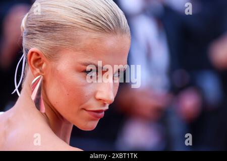 Cannes, Frankreich. Mai 2024. Caroline Daur kommt zu der Premiere des Films 'Emilia Perez' im Palais de Festival im Rahmen der 77. Internationale Filmfestspiele von Cannes. Quelle: dpa/Alamy Live News Stockfoto