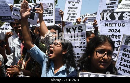 Neu-Delhi, Indien. Juni 2024. PATNA, INDIEN - 10. JUNI: JNUSU-Aktivisten protestieren gegen massive Korruption in NEET-Ergebnissen und fordern eine Untersuchung der NEET-Ergebnisse gegen korrupte NTA während der JNUSU-Protestdemonstration im Bildungsministerium in Shastri Bhawan am 10. Juni 2024 in Patna, Indien. (Foto: Sonu Mehta/Hindustan Times/SIPA USA) Credit: SIPA USA/Alamy Live News Stockfoto