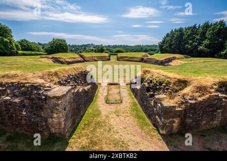 Der Eingang zum römischen Amphitheater in Caerleon (Isca Augusta), Gwent, Wales Stockfoto