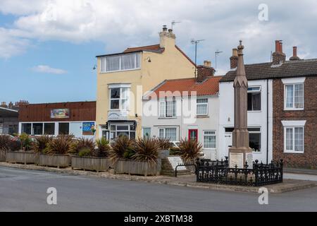 Flamborough Village mit dem Fishermen’s Monument, East Riding of Yorkshire, England, Großbritannien Stockfoto