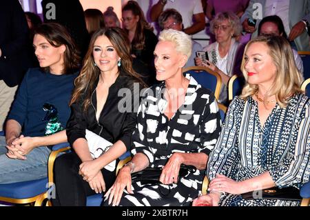 Damian Hurley, Elizabeth Hurley, Brigitte Nielsen und Elisabeth Röhm bei der Ernsting's Family Fashion Show 2024 im Hotel Atlantic. Hamburg, 11.06.2024 Stockfoto