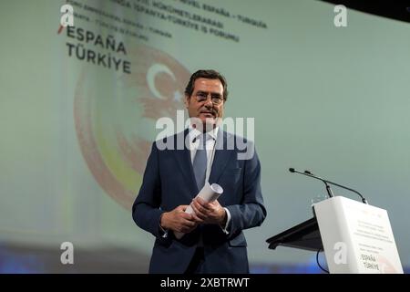 Juni 2024, Madrid, Madrid, Spanien: ANTONIO GARAMENDI, präsident des CEOE (spanischer Verband der Wirtschaftsverbände) nach seiner Rede auf der Konferenz zwischen Spanien und der Türkei im Auditorium des Hauptquartiers der Stadt BBVA in Madrid während des hochrangigen Treffens zwischen Spanien und der Türkei. Recep Tayyip Erdogan, Präsident der Republik Türkei, besucht Spanien offiziell, um am VIII. Regierungsgipfel zwischen der Türkei und Spanien teilzunehmen, um Wirtschafts- und Wirtschaftsfragen zu erörtern. (Kreditbild: © Luis Soto/ZUMA Press Wire) NUR REDAKTIONELLE VERWENDUNG! Nicht für kommerzielle ZWECKE Stockfoto