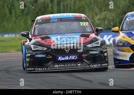 Chris Smiley, Cupra Leon, Restart Racing, BTCC, British Touring Car Championship, Runden zehn, elf und zwölf der Saison 2024, von den Thruxton Stockfoto