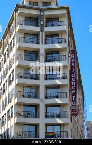 Washington DC, USA - 2. Mai 2024: Außenansicht des Marriott Residence Inn Hotels in der Innenstadt von Washington DC Stockfoto