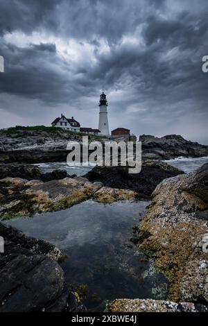 Stürmischer Himmel über Portland Head Light Stockfoto