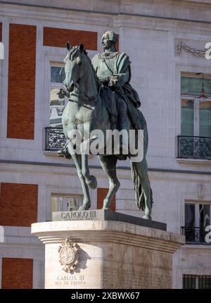 Reiterstatue von Karl III. Von Spanien, Plaza de la Puerta del Sol, Madrid, Spanien, 1994, eine Nachbildung einer kleineren von Juan Pascal de Mena. Stockfoto