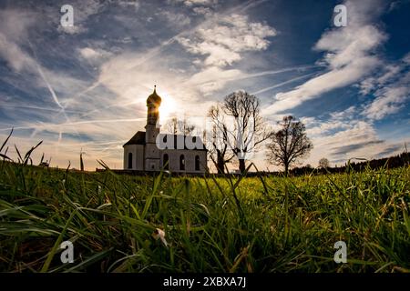 Kirche, Wiese, Herbst, Allerheiligen Tag, Blatt, Laub, Hintergrundbilder, Sonne Stockfoto