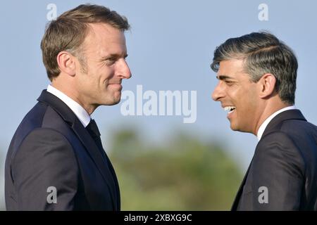 Toasts, . Juni 2024. Der französische Präsident Emmanuel Macron und der britische Premierminister Rishi Sunak während des G7-Gipfels am 13. Juni 2024 in Borgo Egnazia (Brindisi) in Italien. Quelle: Unabhängige Fotoagentur/Alamy Live News Stockfoto