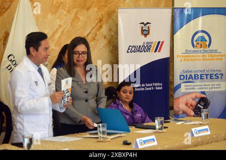 CUENCA UNTERZEICHNET ABKOMMEN MINISTER FÜR GESUNDHEIT DIABETES Cuenca, Ecuador 13. Juni, 2024 im Salon de los Proceres der Regierung von Azuay die Lieferung der ersten nationalen Umfrage über Diabetes Prävalenz und assoziierte Faktoren und die Unterzeichnung der Rahmenvereinbarung mit dem Gesundheitsministerium fand der Gesundheitsminister Franklin Encalada unterzeichnet die Vereinbarung Foto Boris Romoleroux API HTH CUENCA UNTERZEICHNET MINISTROSALUD DIABETES VEREINBARUNG 10071f56ac6b5bbab549a06bfbb3bb68b Copyright: xBORISxROMOLEROUXx Stockfoto