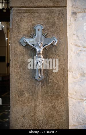 Das Kreuz jesu an der Mauer Stockfoto