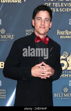 Juni 2024, Los Angeles, CA, USA: LOS ANGELES - 7. JUN: Mike Manning kommt am 7. Juni 2024 bei den 51. Daytime Emmy Awards an - Arialen im Bonaventure Hotel in Los Angeles, CA. (Credit Image: © Kay Blake/ZUMA Press Wire) NUR ZUR REDAKTIONELLEN VERWENDUNG! Nicht für kommerzielle ZWECKE! Stockfoto