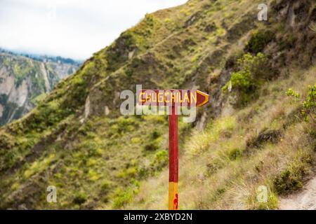 Landschaften, Viehzucht und Berglandschaften entlang der Quilotoa Loop, eine mehrtägige Wanderung in den Anden von Ecuador Stockfoto