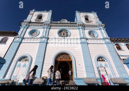 Aloasí, Mejia, Pichincha, Ecuador, 18 02 2024: Parque Central de Aloasí con su Santuario Nuestra señora de los Dolores. Stockfoto