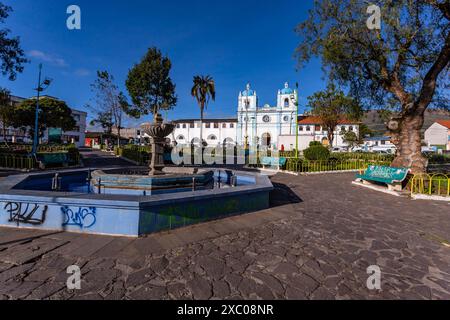 Aloasí, Mejia, Pichincha, Ecuador, 18 02 2024: Parque Central de Aloasí con su Santuario Nuestra señora de los Dolores. Stockfoto