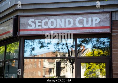 Ottawa, Kanada - 4. Juni 2024: Schild für das Second Cup Café Stockfoto