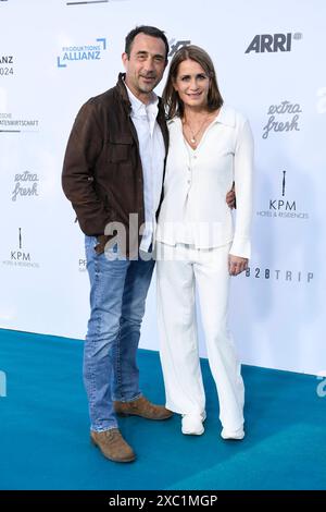 Anja Kling mit Ehemann Oliver Haas bei dem FEST DER PRODUKTIONSALLIANZ in Berlin 13.06.2024 *** Anja Kling mit Ehemann Oliver Haas beim FEST DER PRODUKTIONSALLIANZ in Berlin 13 06 2024 Stockfoto