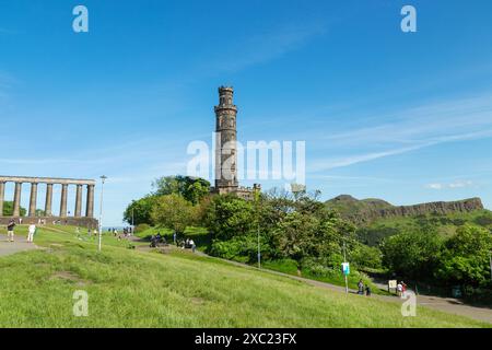 National Monument of Scotland, Nelson Monument und Arthurs befinden sich in Calton Hill, Edinburgh Stockfoto