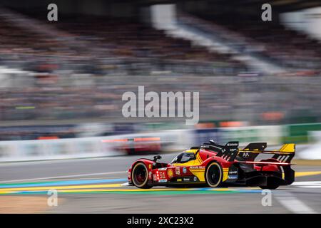 Le Mans, Frankreich, 13. Juni 2024#51 Ferrari AF Corse (ITA) Ferrari 499P (HY) - Alessandro Pier Guidi (ITA) / James Calado (GBR) / Antonio Giovinazzi (ITA) während der 92. Ausgabe der 24 Stunden von Le Mans, 4. Runde der FIA WEC Langstrecken-Weltmeisterschaft 2024, Hyperpole, Circuit des 24H du Mans, 13. Juni 2024 in Le Mans, Frankreich. Foto Kristof Vermeulen/MPS Agentur Credit MPS Agentur/Alamy Live News Stockfoto