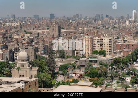 Blick auf Kairo, die überfüllte Hauptstadt Ägyptens, eine weitläufige Metropole am Nil in Nordafrika Stockfoto