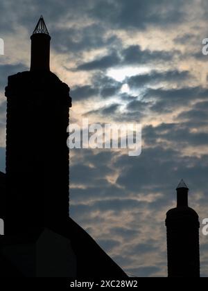 Die strohgedeckten Cottages - wie diese im Lower Radley Village - sind süß und malerisch. Sie sind auch extrem teuer, völlig unpraktisch, ebenso wie ein Stockfoto