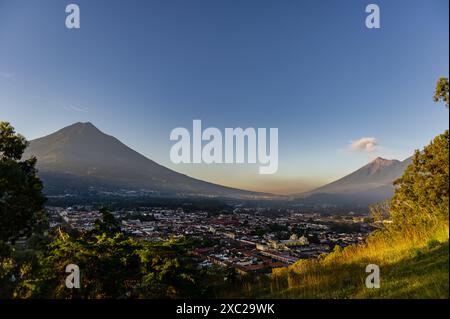 Aussichtspunkt Cerro de la Cruz in Antigua Guatemala Stockfoto