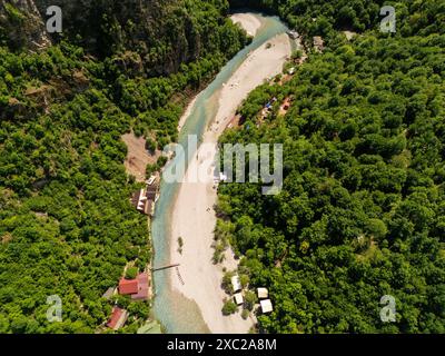 Luftaufnahme des Shala-Flusses im Norden Albaniens Stockfoto