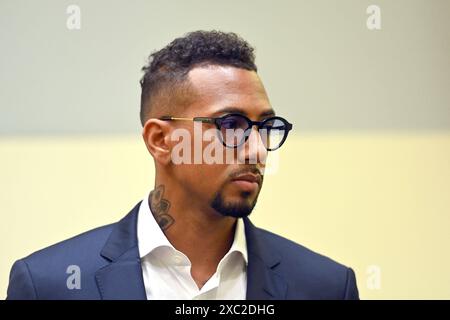 Jerome BOATENG, im Verhandlungssaal, Einzelbild,angeschnittenes Einzelmotiv,Portraet,Portrait,Porträt. Berufungsverfahren am 14.06.2024, Landgericht München I: Strafverfahren gegen Jerome Boateng wegen des Verdachts der vorsaetzlichen Koerperverletzung *** Jerome BOATENG, im Gerichtssaal, Einzelbild, zugeschnittenes Einzelmotiv, Porträt, Porträt, Porträt-Berufungsverfahren am 14. 06 2024, Landgericht München I Strafverfahren gegen Jerome Boateng wegen Verdacht auf vorsätzlichen Körperschaden Stockfoto