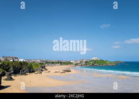 Der berühmte Blick auf die Strände GT Great Western und Towan an der Küste von Newquay in Cornwall in Großbritannien. Stockfoto