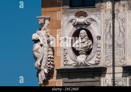 Italien, Toskana, Pisa, Piazza dei Cavalieri, Palazzo della Carovana Scuola normale Universität, Detailfassade Stockfoto