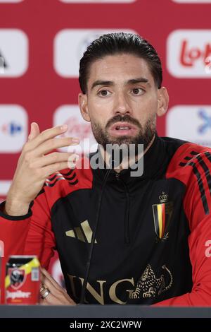 Freiberg, Deutschland. Juni 2024. Der belgische Yannick Carrasco wurde während einer Pressekonferenz der belgischen Fußballnationalmannschaft Red Devils am Freitag, den 14. Juni 2024, in ihrem Basislager in Freiberg am Neckar zur Vorbereitung der Fußball-Europameisterschaft 2024 vorgestellt. Die Red Devils spielen in der Gruppe F bei der Europameisterschaft 2024 in Deutschland. BELGA FOTO BRUNO FAHY Credit: Belga News Agency/Alamy Live News Stockfoto