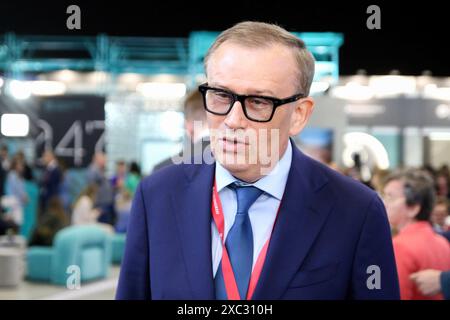 Sankt Petersburg, Russland. Juni 2024. Aleksandr Drozdenko, Gouverneur der Region Leningrad, beim Internationalen Wirtschaftsforum von St. Petersburg 2024 (SPIEF 2024). (Foto: Maksim Konstantinov/SOPA Images/SIPA USA) Credit: SIPA USA/Alamy Live News Stockfoto